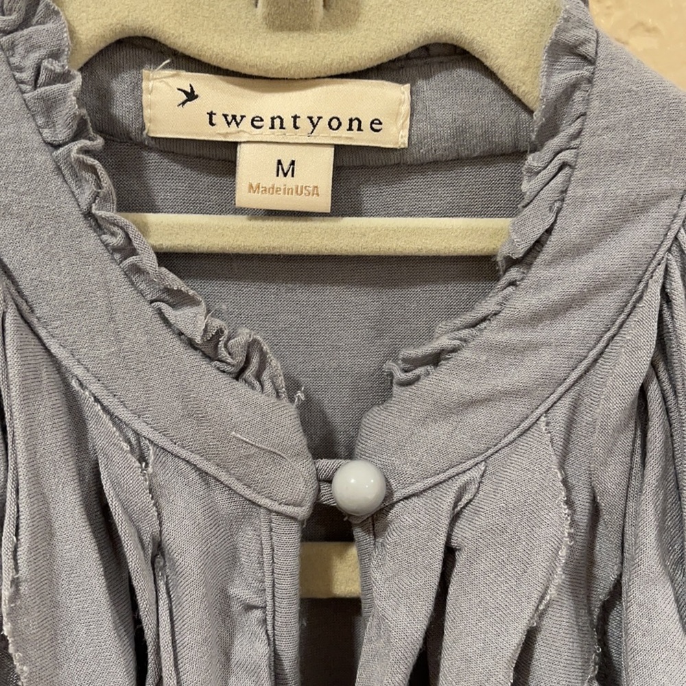 Sleeveless Ruffle Front Top - Picture 3 of 6